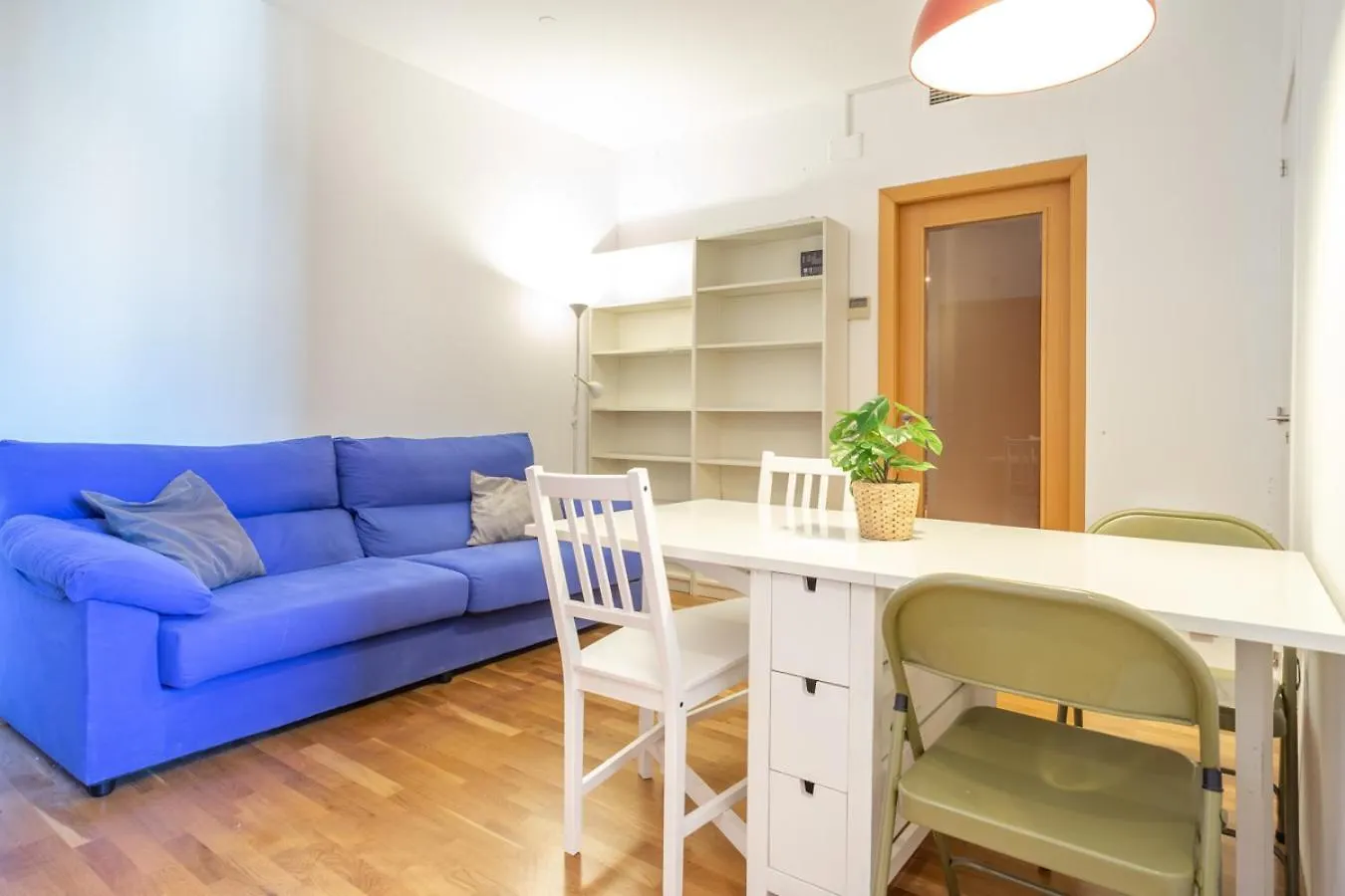 Private Rooms Near Las Ramblas Barcelona 0*,  Spain