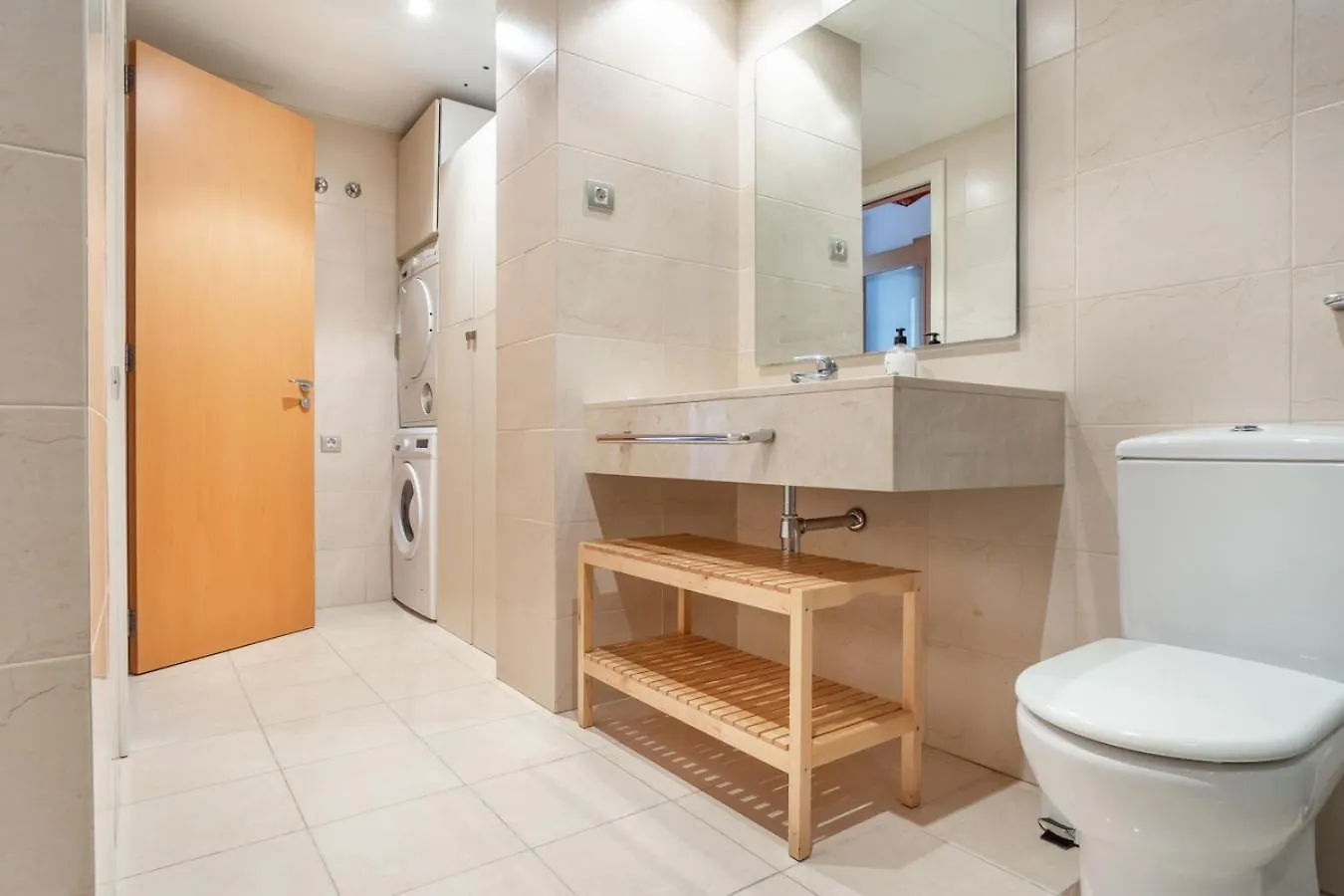 Private Rooms Near Las Ramblas Barcelona 0*,  Spain