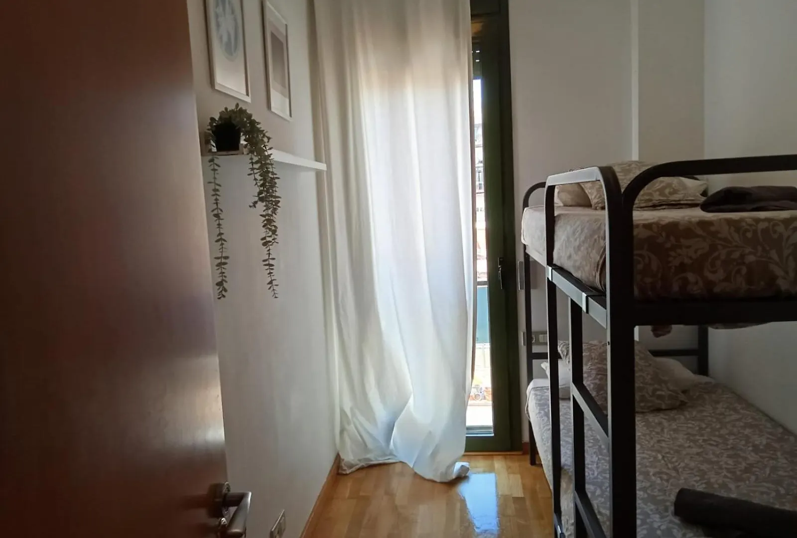Private Rooms Near Las Ramblas Barcelona