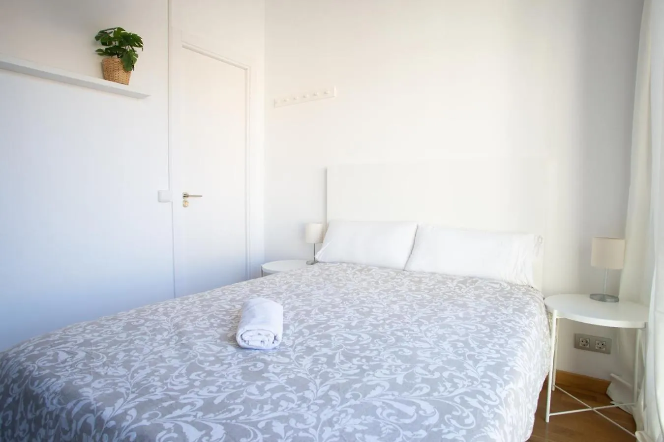 Hostel Private Rooms Near Las Ramblas Barcelona